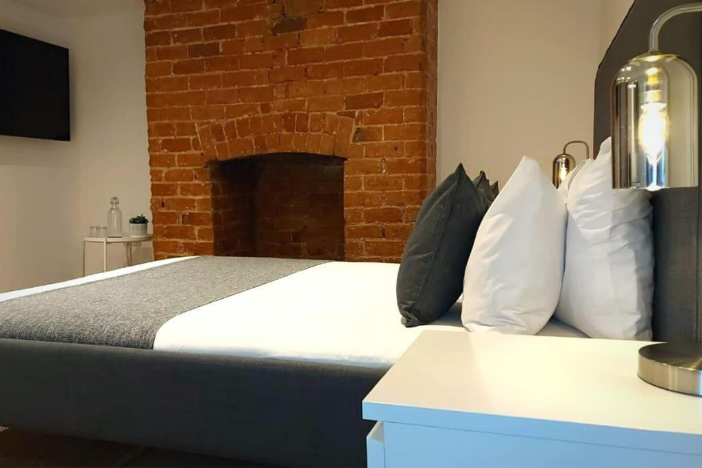 Stylish Apartment In City Centre With Parking Preston  Buitenkant foto