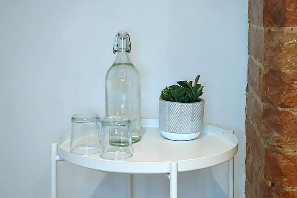Stylish Apartment In City Centre With Parking Preston  Buitenkant foto