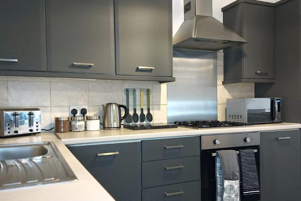 Stylish Apartment In City Centre With Parking Preston  Buitenkant foto