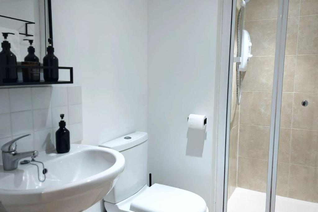 Stylish Apartment In City Centre With Parking Preston  Buitenkant foto